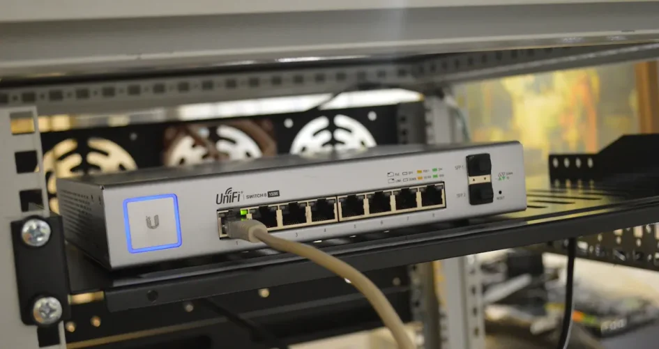 Best Network Switches and Splitters for Reliable Connectivity